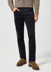Męskie Spodnie Sztruksowe Wrangler Greensboro Black 112357406 W15Q013729